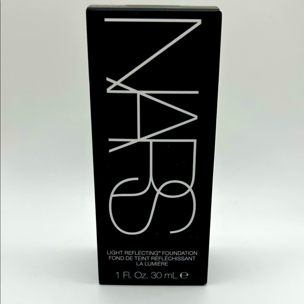 NARS - Light Reflecting Skin Improving Medium Coverage Foundation